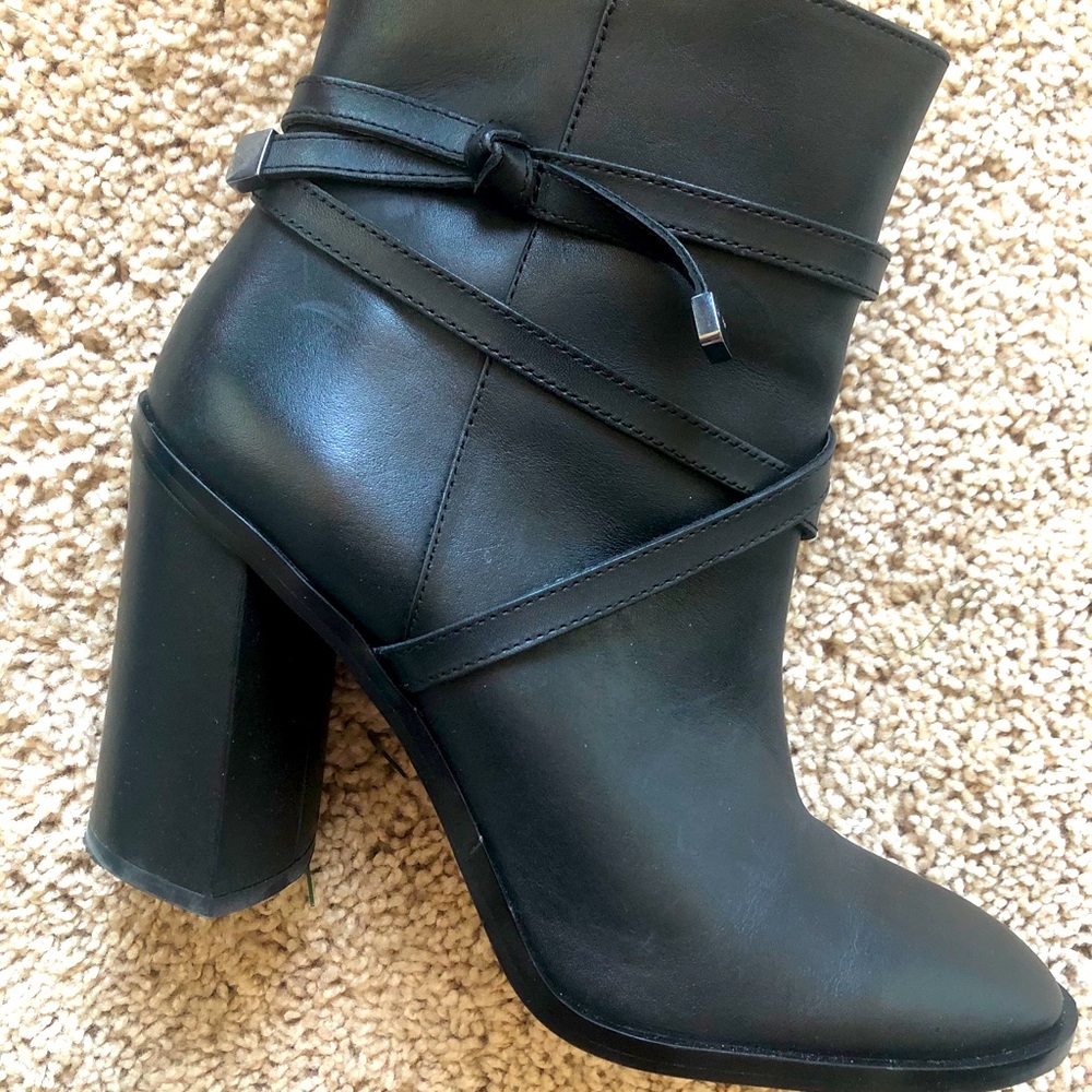Vince Camuto Black Ankle Boots Size 9.5